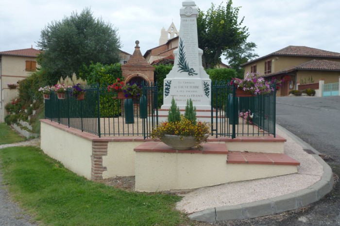 Monuments-aux-morts-Sauveterre - Sauveterre