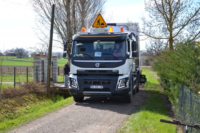 Bi-répandeur sur le terrain