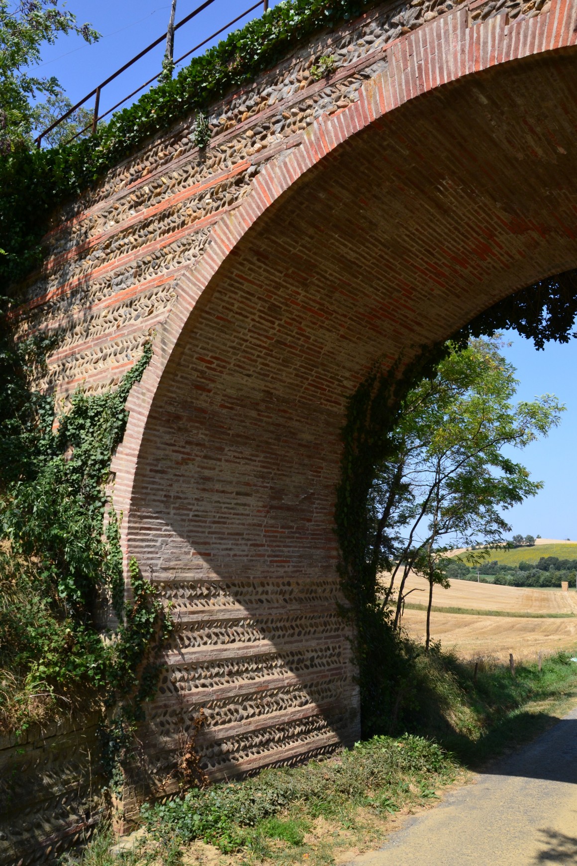 Saint-Loube-Amades 5 - l'ancien viaduc