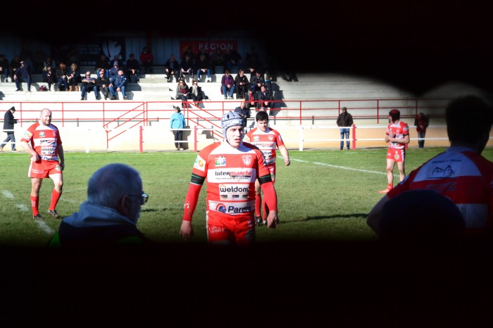 Rugby LSC - L'équipe B vue par un trou de souris dans le mur du vestiaire !
