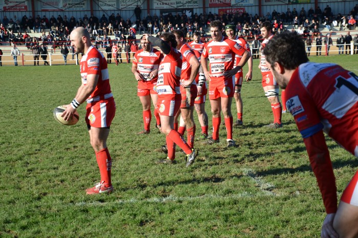 Rugby LSC - Bruno à la recherche de la bonne touche
