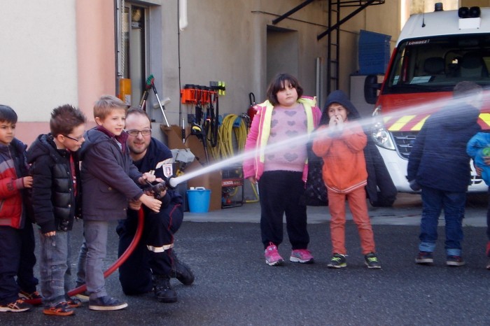 CP de Pétrarque à la caserne de Lombez - Maniement de la "petite lance" dite Lance Dévidoir Tournant 