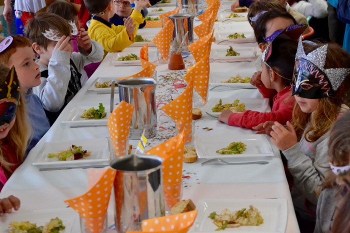 Repas carnaval  à l'école Yves Chaze de Samatan