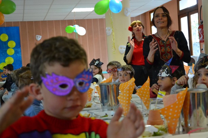 Repas carnaval  à l'école Yves Chaze de Samatan