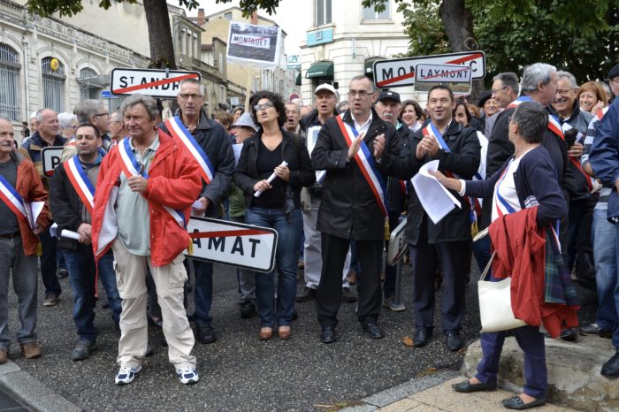 Manifestation contre la fermeture de la perception de Lombez, le 11 septembre à Auch