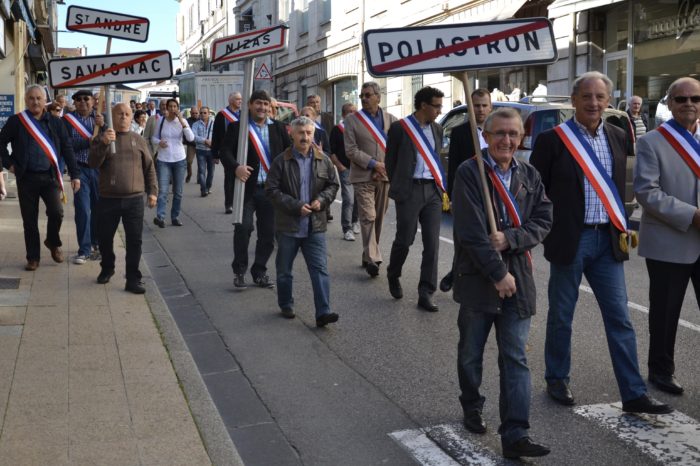 Manifestation du 27 septembre 2017 à Auch - Les élus du Savès ont participé en nombre à la manifestation pour le maintien des perceptions de Lombez et de quatre autres communes.
