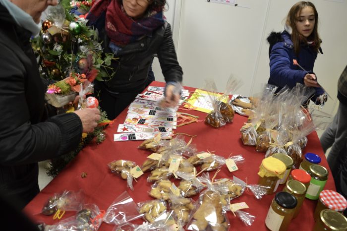 Marché de Noël école Bernard Ribes de Monblanc