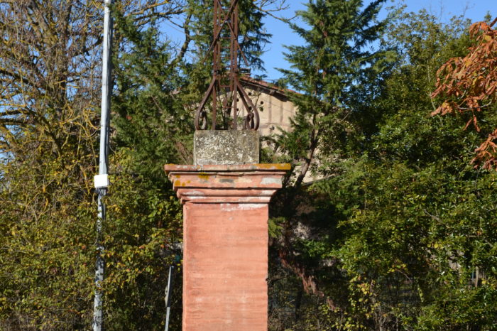 Polastron - Croix de mission en fer forgé