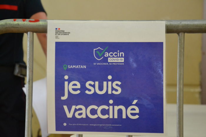 Centre de vaccination - Comme indiqué à la sortie...