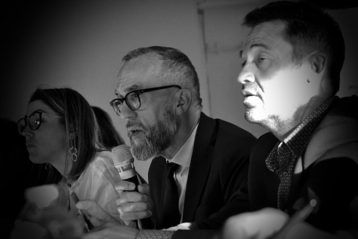 BEFBBA20-BFB5-40EC-BC1D-BC545BC80A37_1_201_a