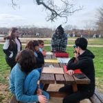 Jean d'amérique avec les jeunes