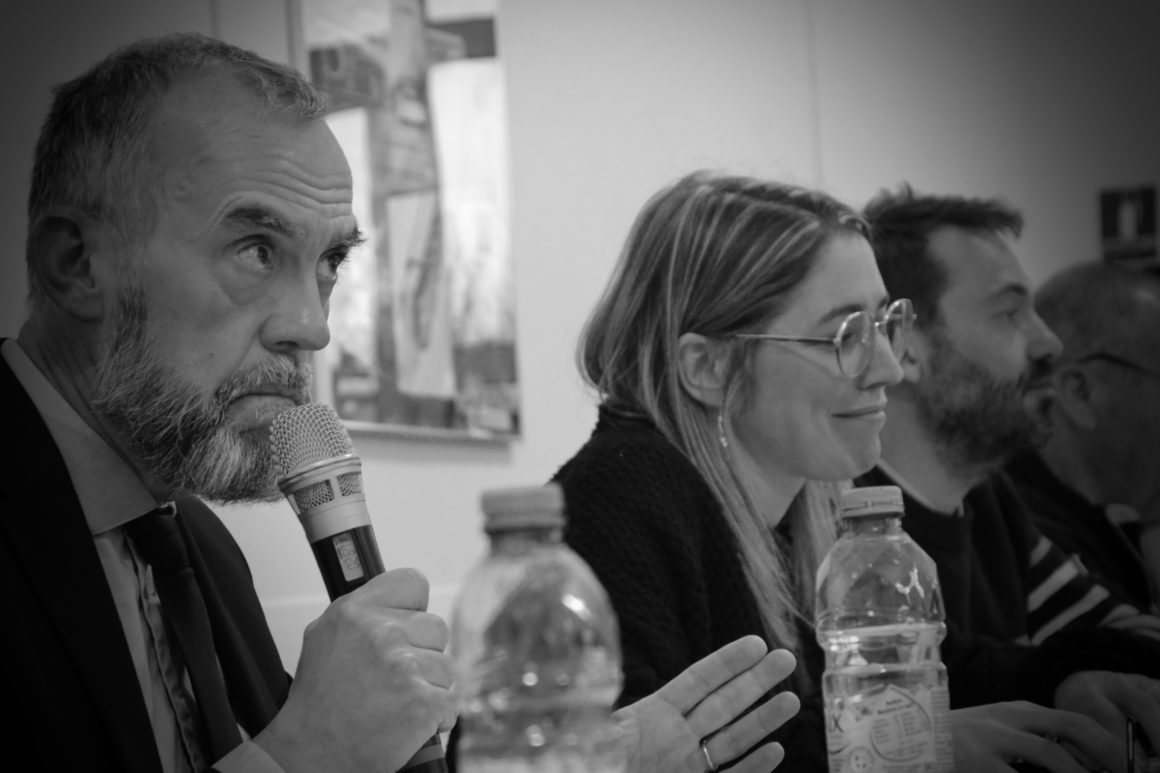 520C4F42-4C39-4206-9F9E-63377E49D291_1_201_a