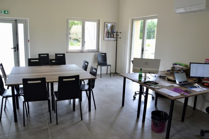 DSC_2182 - La salle du conseil et les bureaux du maire et du 1er adjoint. DSC_2182 - La salle du conseil et les bureaux du maire et du 1er adjoint.