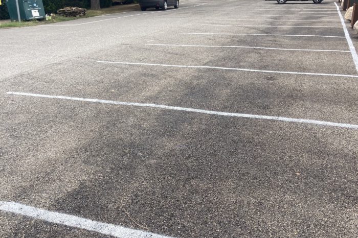 5 Chantier école 28 juin - Balisage du parking à proximité de la clinique vétérinaire 5 Chantier école 28 juin - Balisage du parking à proximité de la clinique vétérinaire