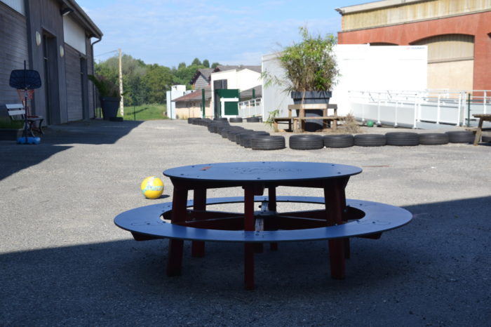 Chantier école provisoire - 15 juillet 2024 - Déjà un ballon dans la cour de la maternelle... Chantier école provisoire - 15 juillet 2024 - Déjà un ballon dans la cour de la maternelle...