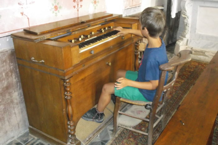 Paino -orgues - Sabaillan - Les Cabas (l'église) Paino -orgues - Sabaillan - Les Cabas (l'église)