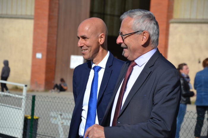 0DD8CD18-32AD-4DBD-8230-44F003E6E3F3 - Le Dasen Farid Djemmal et le député Jean-René Cazeneuve 0DD8CD18-32AD-4DBD-8230-44F003E6E3F3 - Le Dasen Farid Djemmal et le député Jean-René Cazeneuve