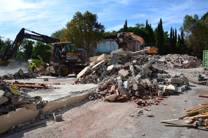 8AF4B0FE-EDD2-4BAD-BF4E-C3C8490953E1 8AF4B0FE-EDD2-4BAD-BF4E-C3C8490953E1