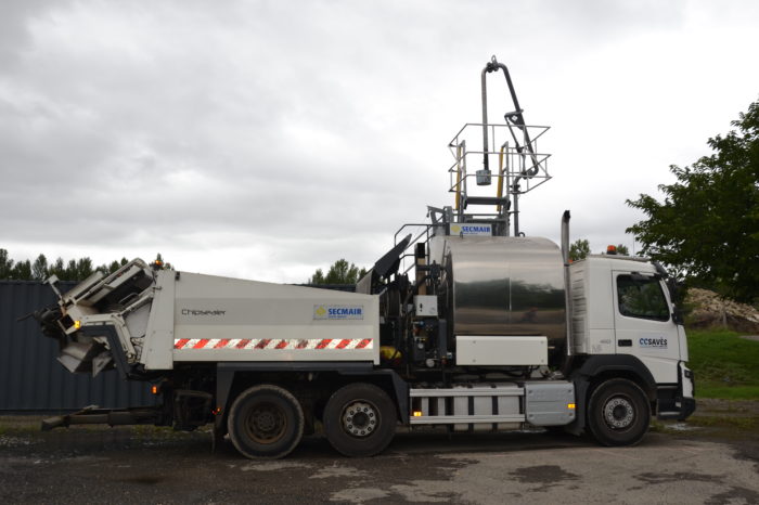 Pôle goudronnage2 voirie - septembre 2024 - Chargement en liant du Pata Pôle goudronnage2 voirie - septembre 2024 - Chargement en liant du Pata