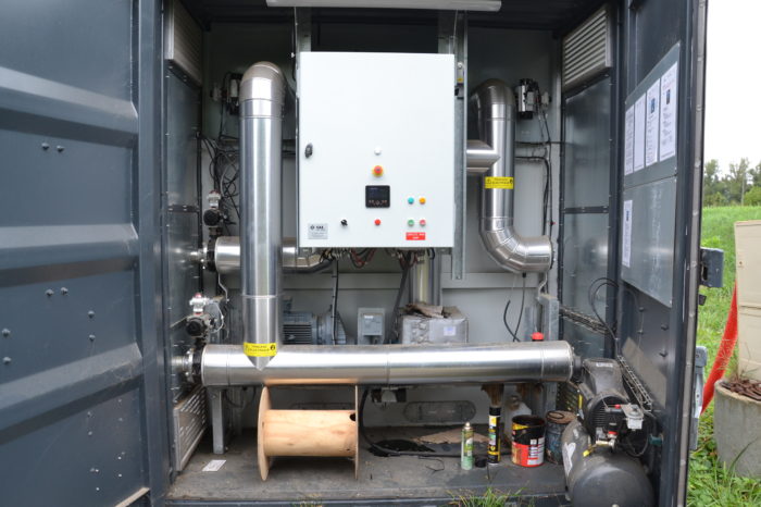 Pôle goudronnage5 voirie - septembre 2024 - Contrôle de la cuve à liant Pôle goudronnage5 voirie - septembre 2024 - Contrôle de la cuve à liant